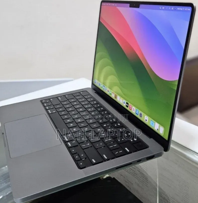 New Laptop Apple MacBook Pro 2021 M1 16GB Apple M1 Pro SSD 512GB