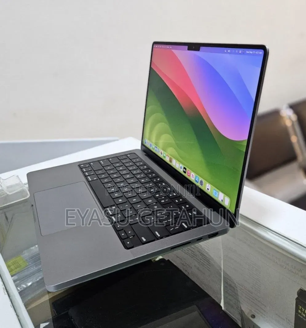 New Laptop Apple MacBook Pro 2021 M1 16GB Apple M1 Pro SSD 512GB