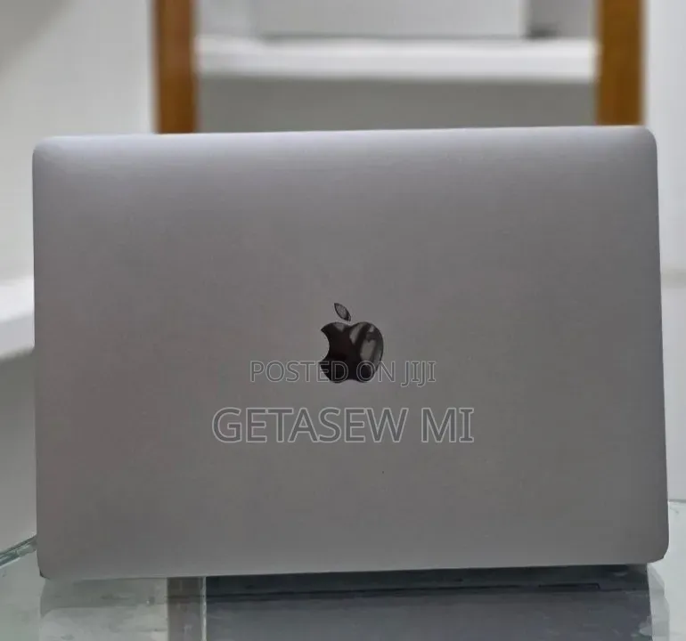 New Laptop Apple MacBook Pro 2021 M1 8GB Apple M1 SSD 256GB
