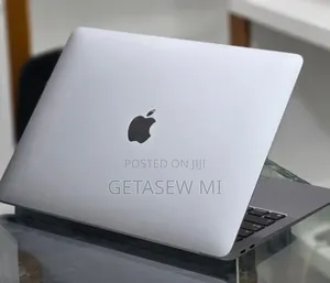 New Laptop Apple MacBook Pro 2021 M1 8GB Apple M1 SSD 256GB