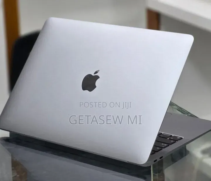 New Laptop Apple MacBook Pro 2021 M1 8GB Apple M1 SSD 256GB