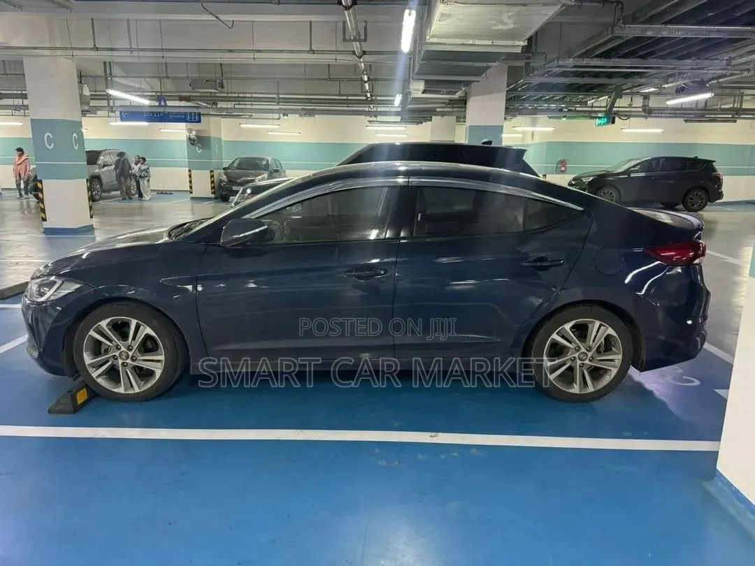 Hyundai Avante 2017 Blue