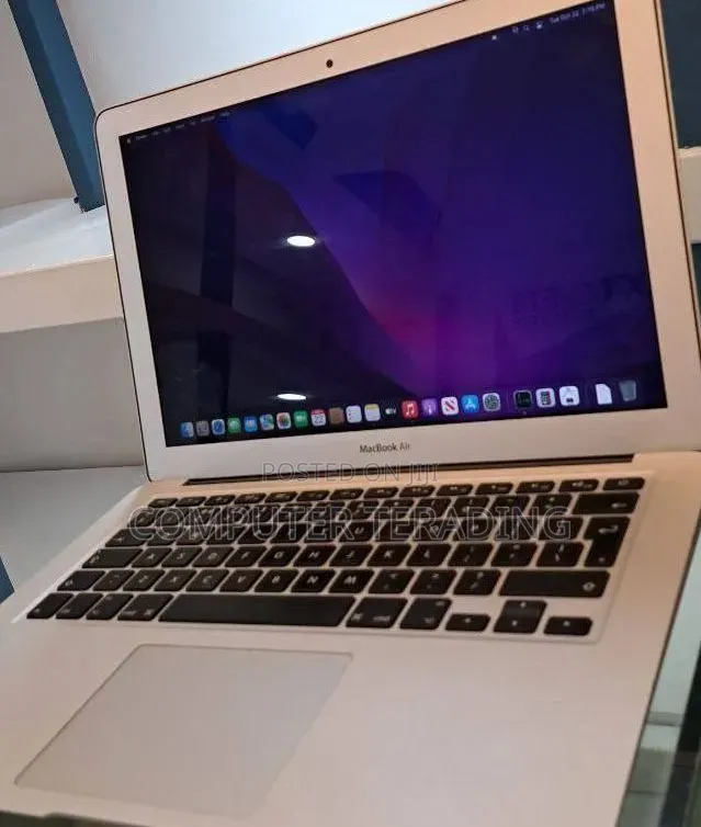 New Laptop Apple MacBook Air 2017 8GB Intel Core i5 SSD 128GB