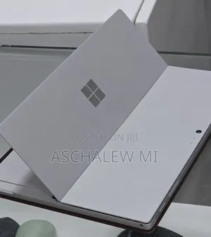New Laptop Microsoft Surface 8GB Intel Core i5 SSD 128GB