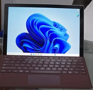 New Laptop Microsoft Surface 8GB Intel Core i5 SSD 128GB