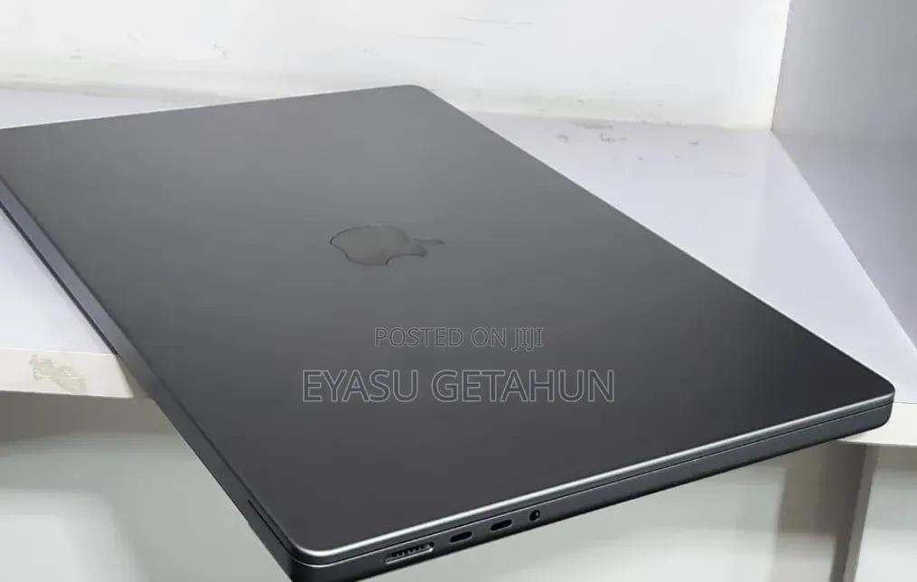 New Laptop Apple MacBook Pro 32GB Apple M1 Pro SSD 32GB