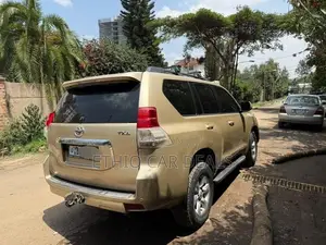 Toyota Land Cruiser Prado 2011 Gold