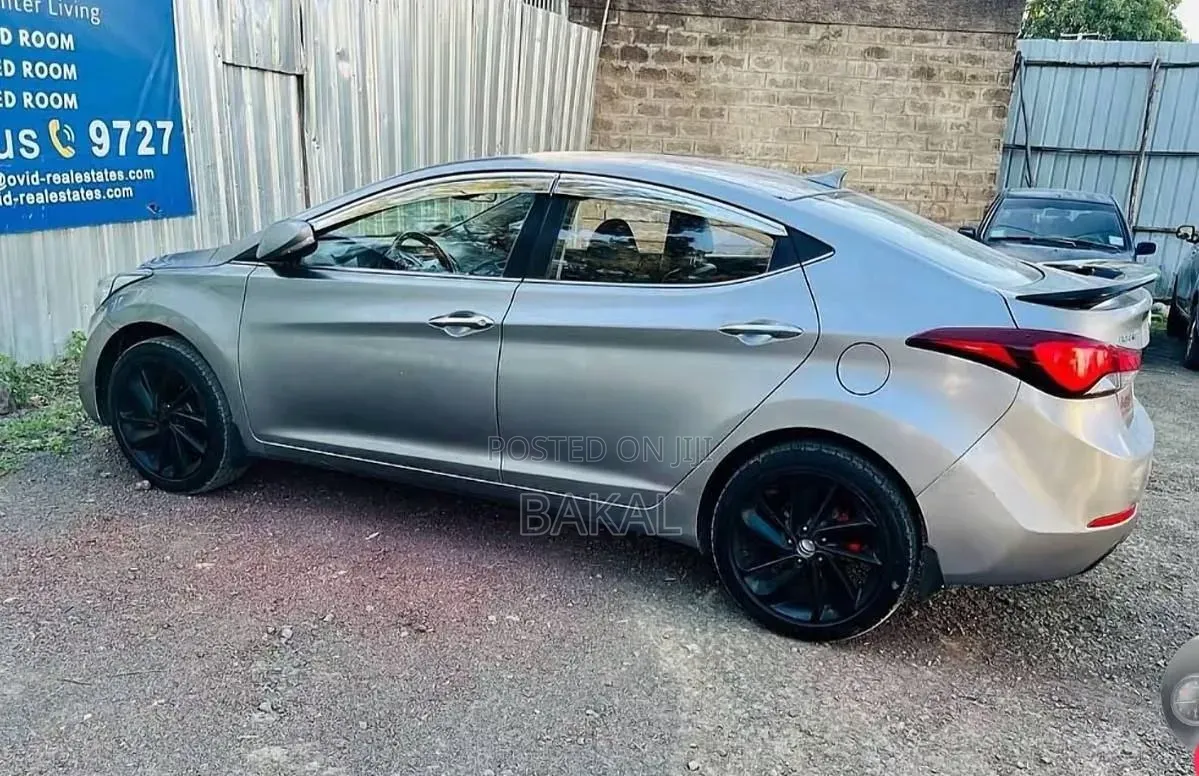 Hyundai Avante 2013 Gray