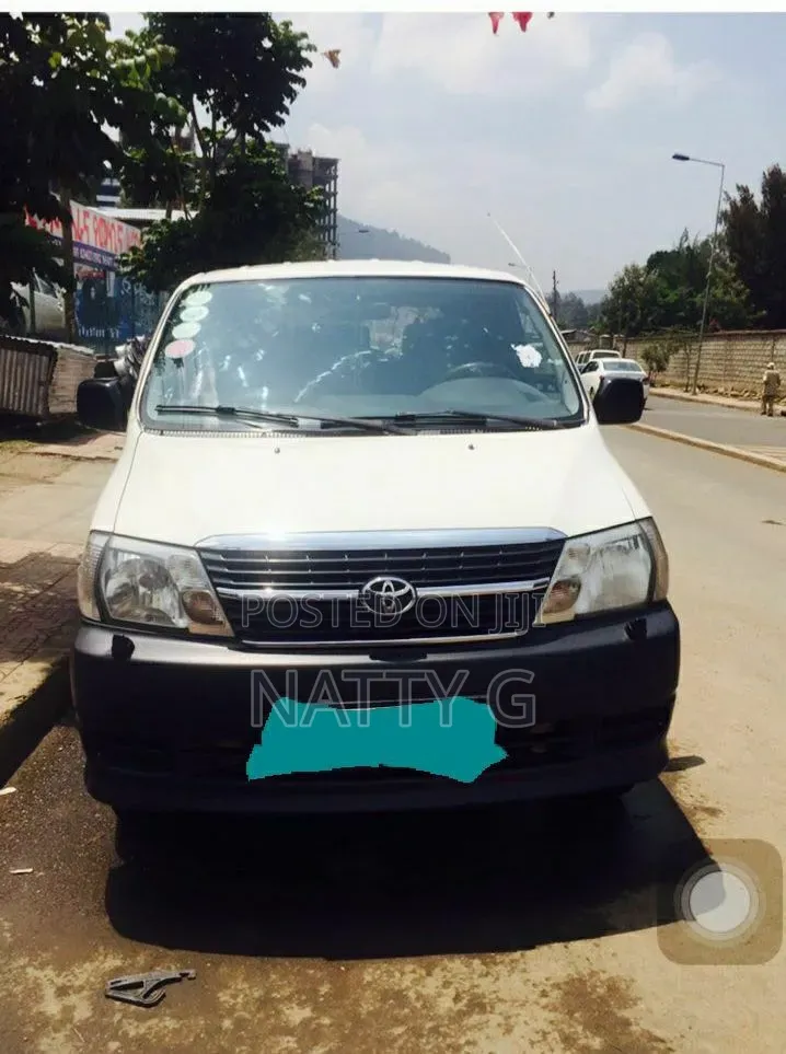 Toyota HiAce 2011 White