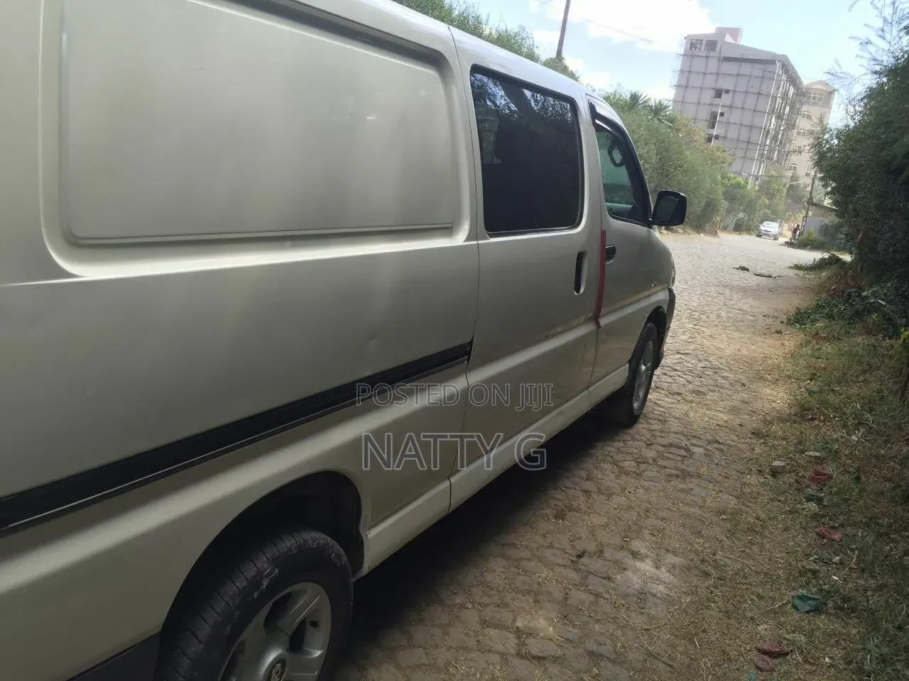 Toyota HiAce 2011 White