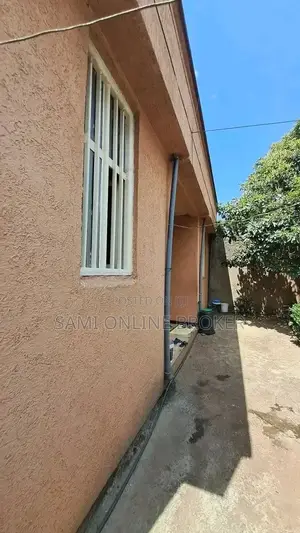 5bdrm Villa in Holeta, West Shewa for sale