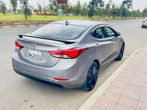 Hyundai Avante 2013 Silver