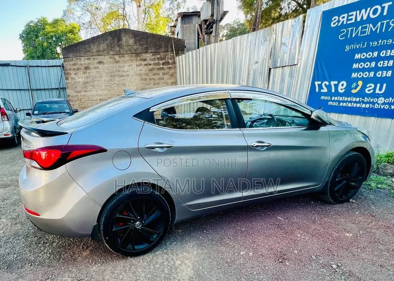 Hyundai Avante 2013 Silver