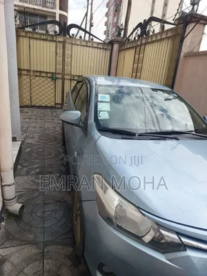 Toyota Yaris 2016 Blue