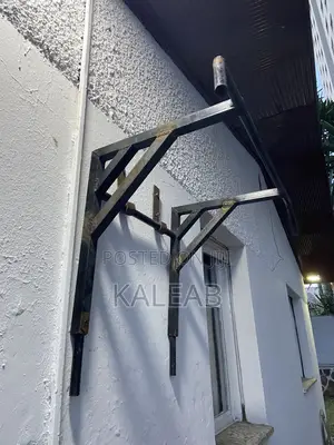 Pull-Up and Dig Up Bar