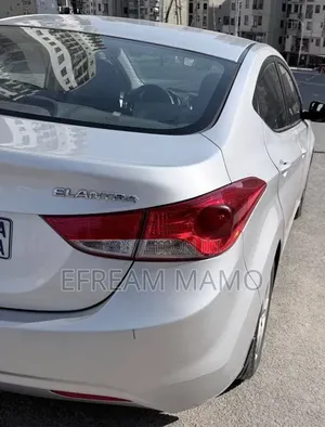 Hyundai Elantra 2012 Silver