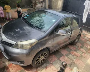 Toyota Yaris 2012 Silver