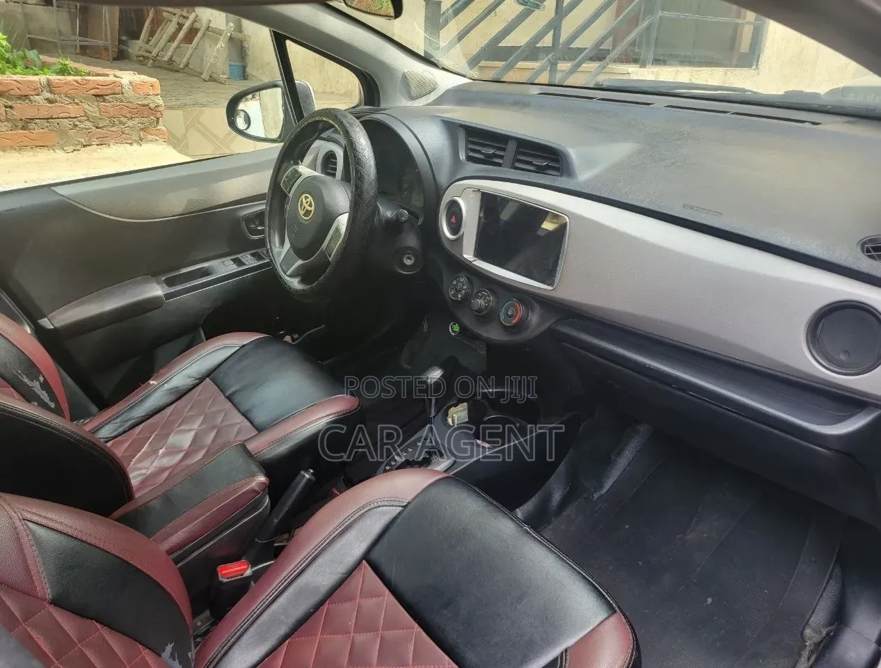 Toyota Yaris 2012 Silver