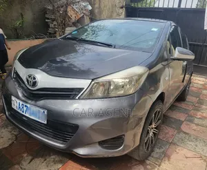 Toyota Yaris 2012 Silver