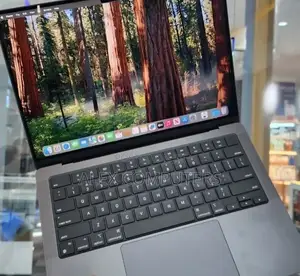 New Laptop Apple MacBook 18GB Apple M3 Pro SSD 512GB