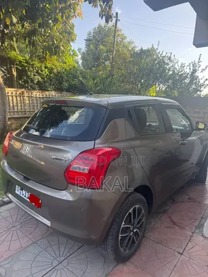 Suzuki Swift 2022 Brown