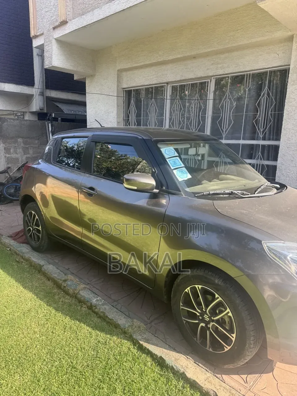 Suzuki Swift 2022 Brown