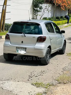 Toyota Vitz 2004 Silver