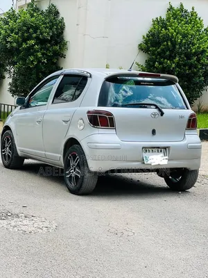 Toyota Vitz 2004 Silver