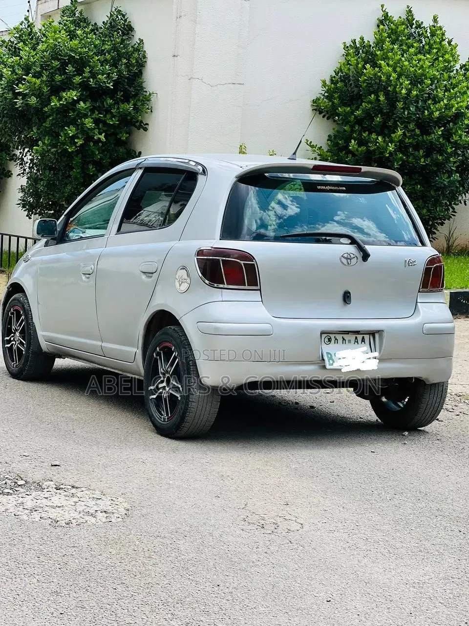 Toyota Vitz 2004 Silver