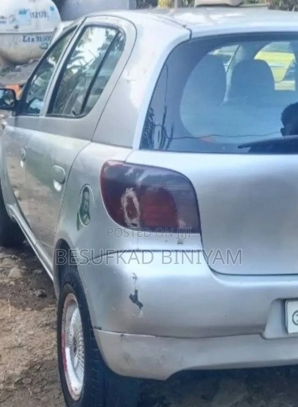 Toyota Vitz 2001 Silver