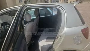 Toyota Vitz 2004 Silver