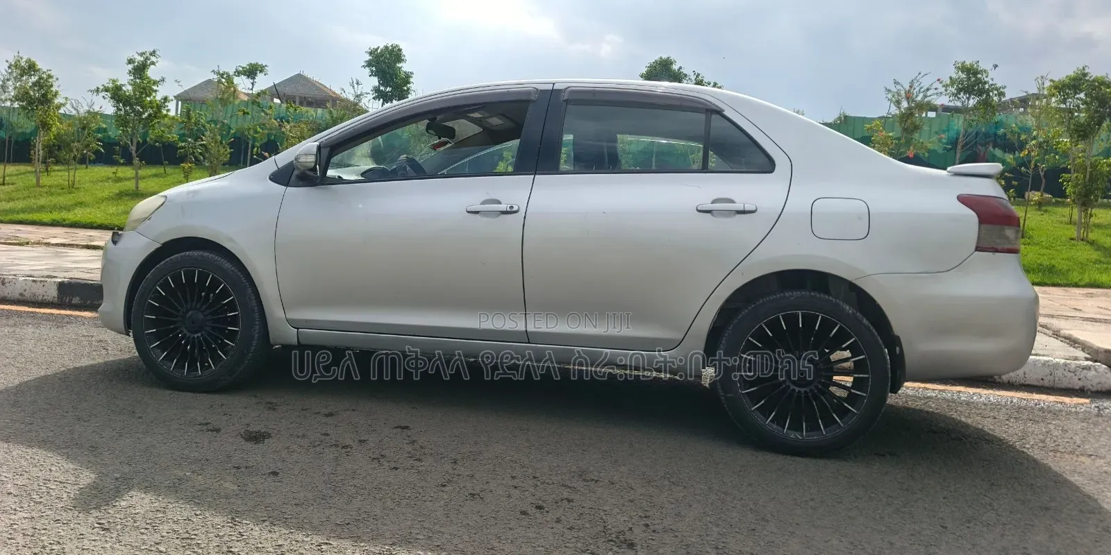 Toyota Yaris 2010 Silver