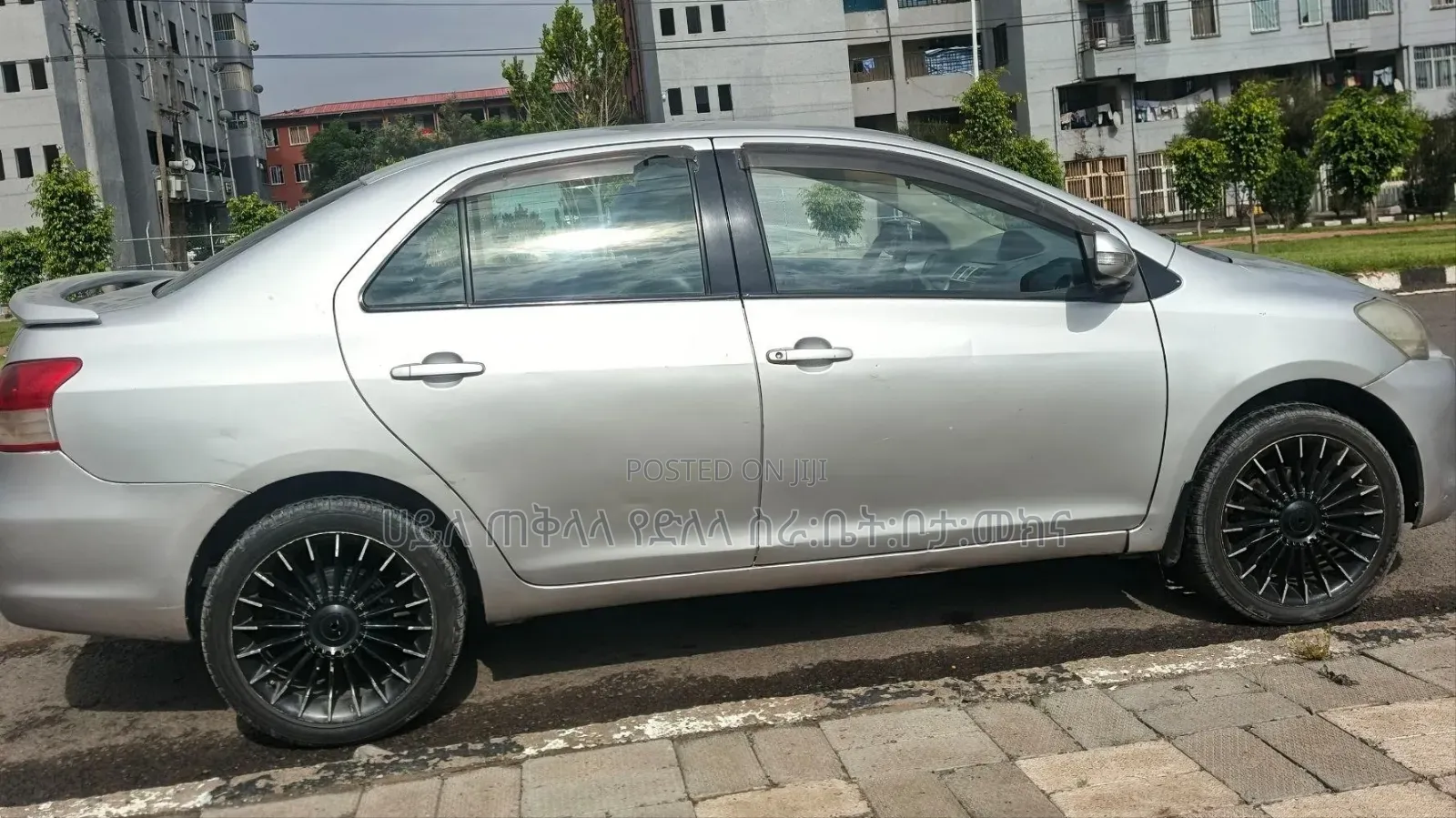 Toyota Yaris 2010 Silver