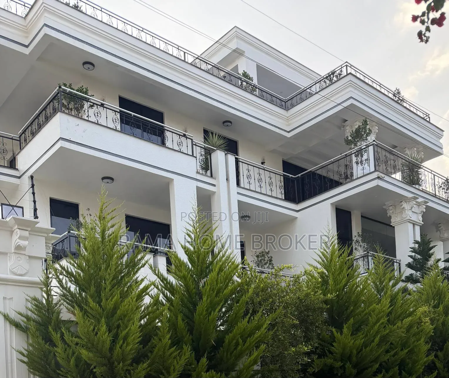 Furnished 7bdrm House in አያት አካባቢ ዘመናዊ ቤት, Yeka for sale