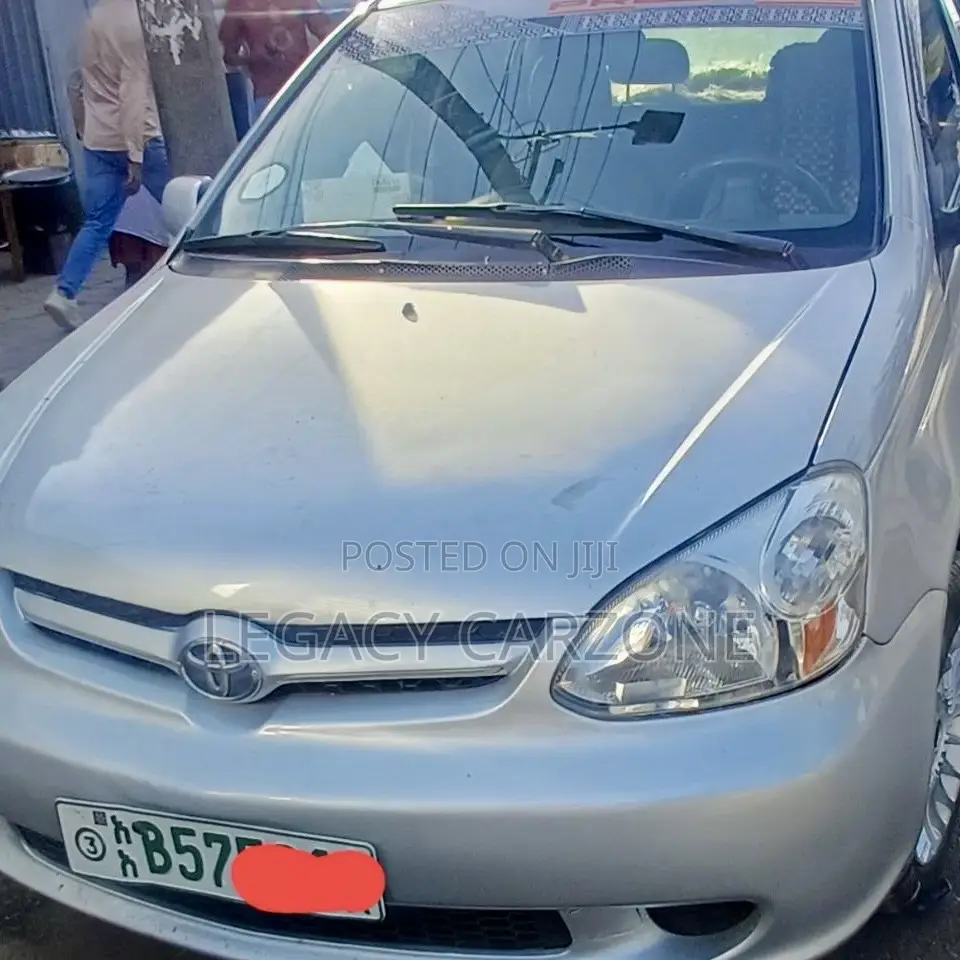 Toyota Platz 2005 Silver