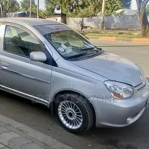 Toyota Platz 2005 Silver