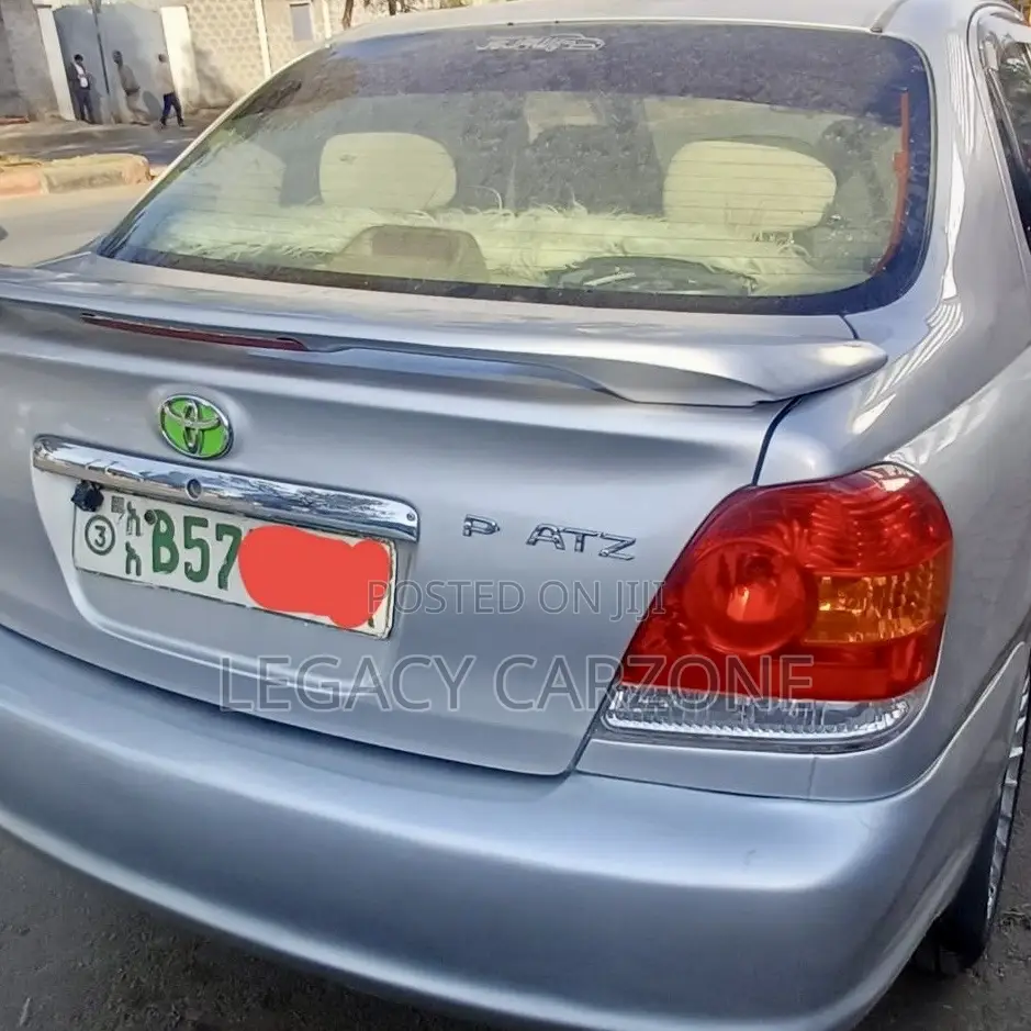 Toyota Platz 2005 Silver