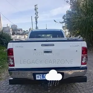 Toyota Hilux 2013 White