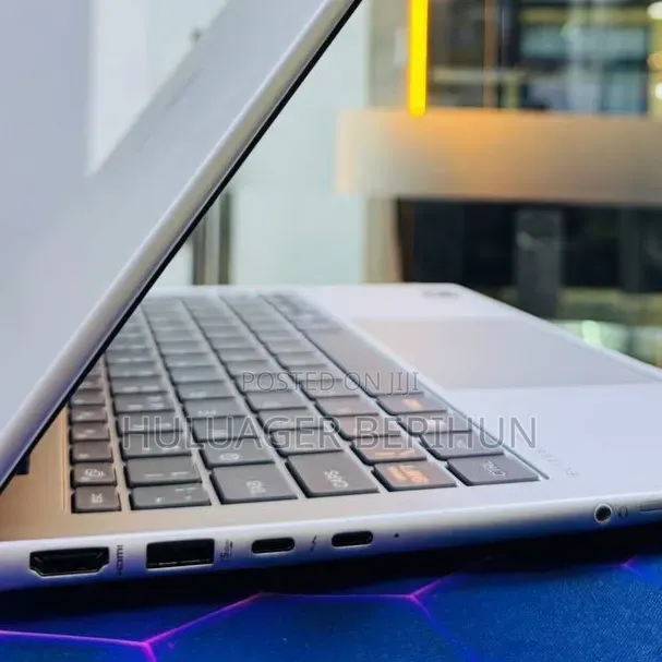 New Laptop HP 630 16GB Intel Core Ultra 7 SSD 512GB