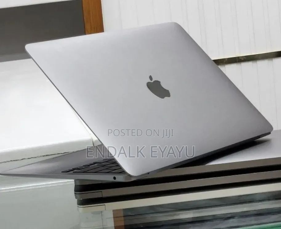 New Laptop Apple MacBook Air 2020 M1 8GB Apple M1 SSD 256GB