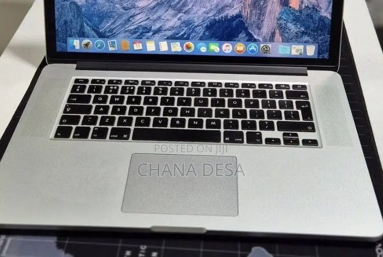 New Laptop Apple MacBook Pro 2015 16GB Intel Core i7 SSD 256GB