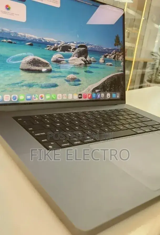 New Laptop Apple MacBook Pro 2021 M1 16GB Apple M1 Pro SSD 1T