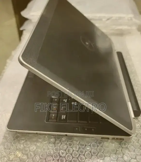 Laptop Dell Latitude E6330 4GB Intel Core i5 HDD 512GB