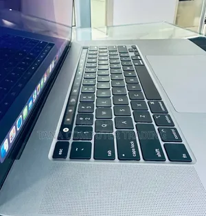 New Laptop Apple MacBook Pro 2019 32GB Intel Core i9 SSD 512GB