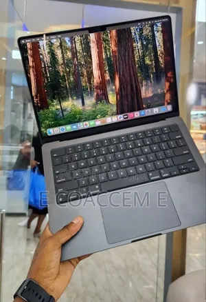 New Laptop Apple MacBook 18GB Apple M3 SSD 512GB