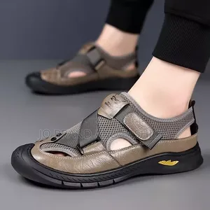 Sandles ሸበጥ