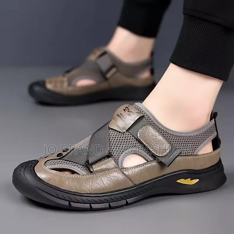 Sandles ሸበጥ