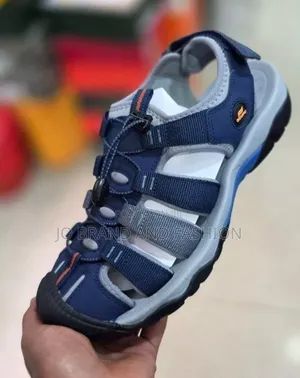 Sandals ሸበጥ