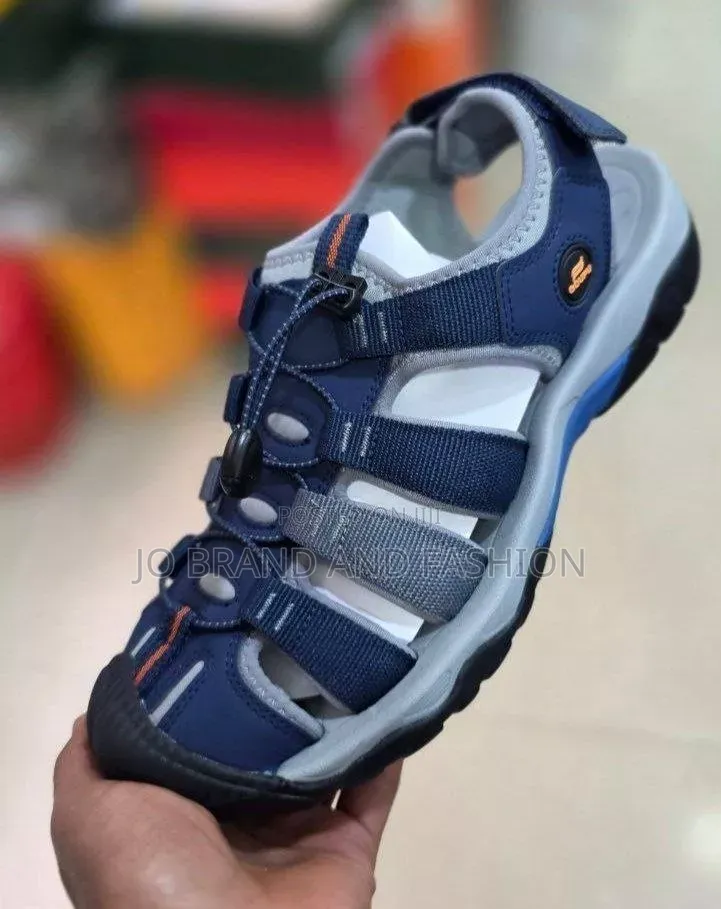 Sandals ሸበጥ