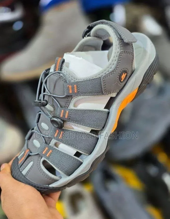 Sandals ሸበጥ
